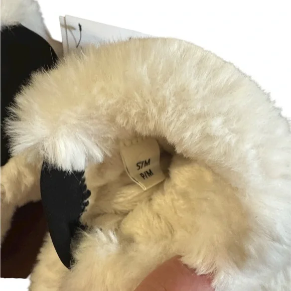 UGG Soft White Fluffy Faux fur Mittens size S/M New with Tags - Picture 4 of 6